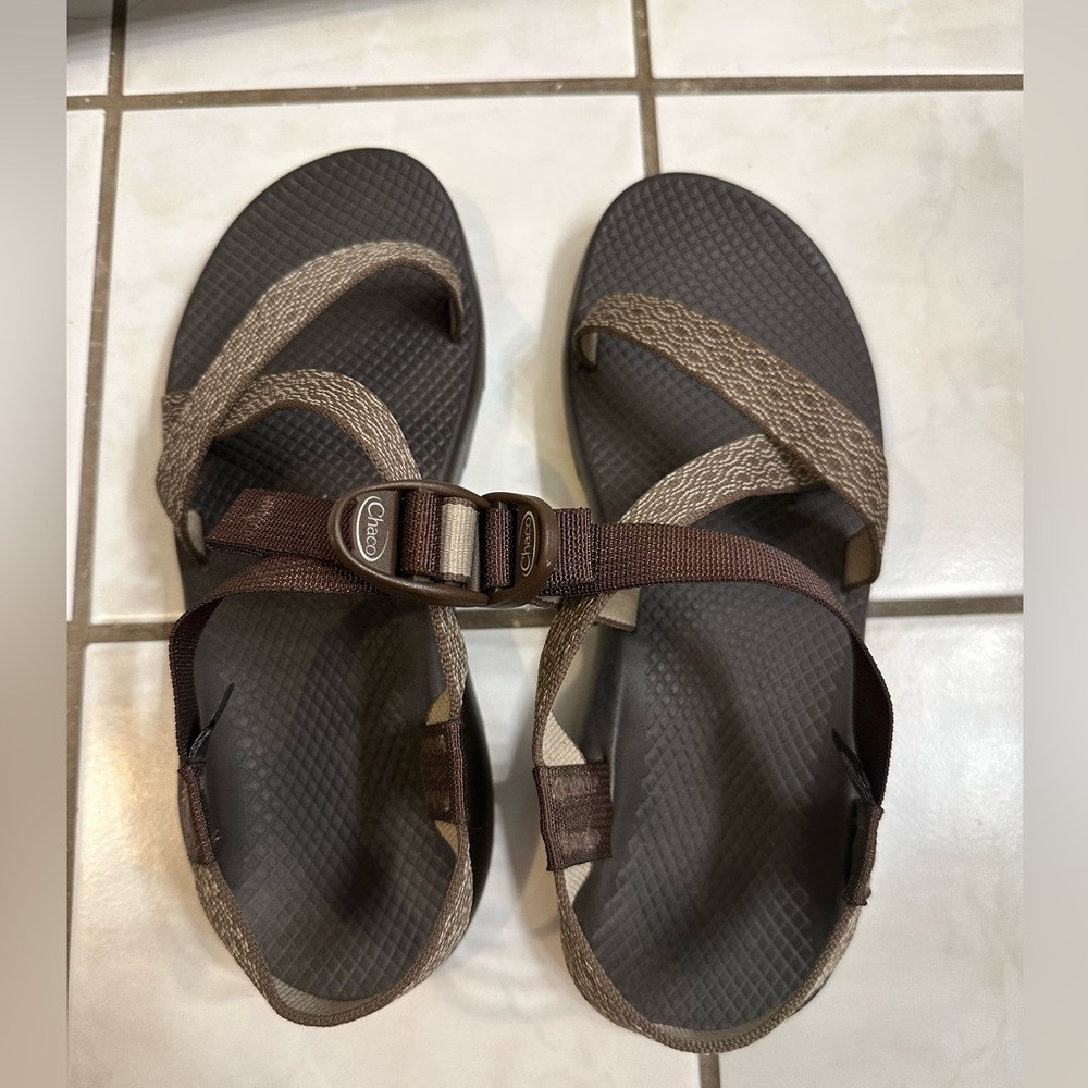 women’s chaco sandals - size 10